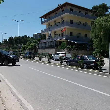 Ξενοδοχείο Qiqi 2*