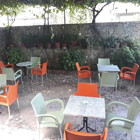 Qiqi Ξενοδοχείο 2*