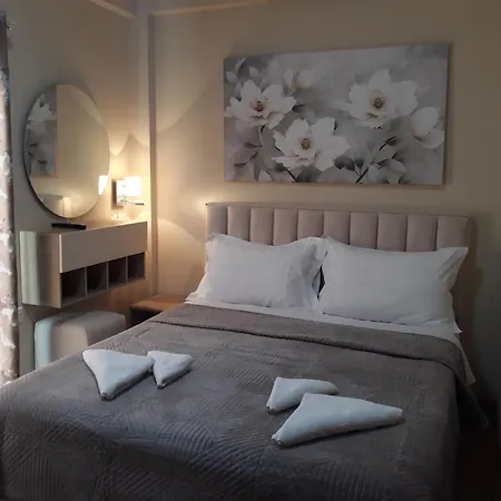 Qiqi Hotel Gjirokastër