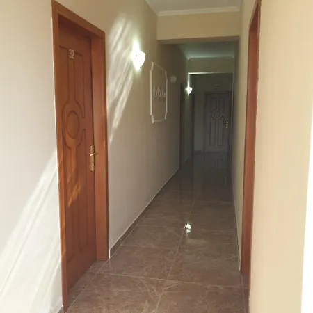 Hotel Qiqi 2*