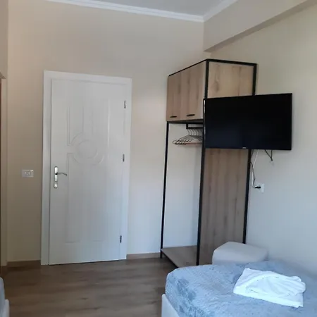 Qiqi Hotel Gjirokastër