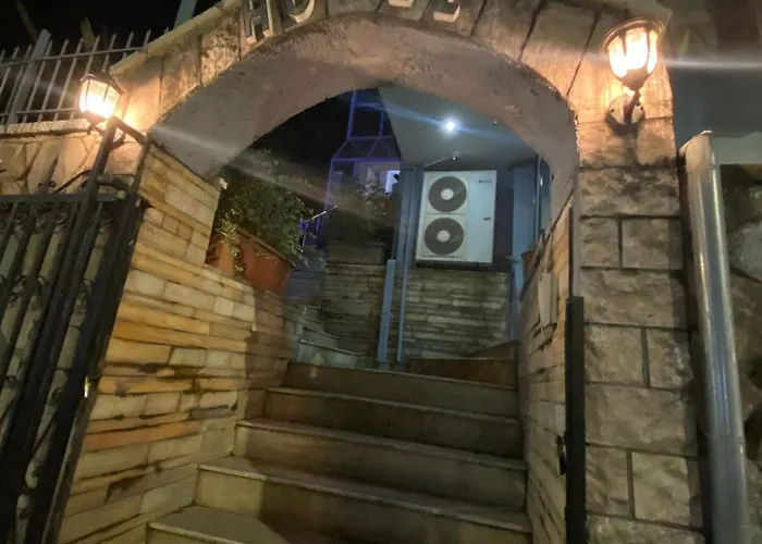 Qiqi Hotel Gjirokaster